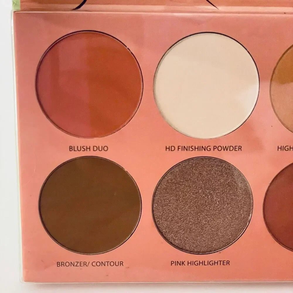 NWT natural beautiful face Palette Sculpting Shades to Compliment any skin Tone